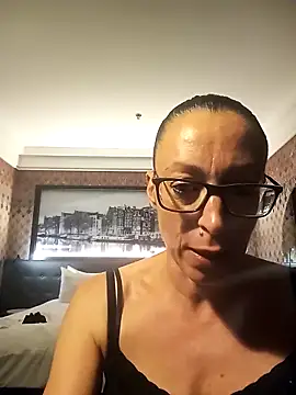 Snapshot of Astrid3 chatting on 09.30.25 Astrid3 online show from 09.30.25