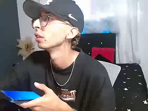 ZionGrey1 online show from 09.10.25