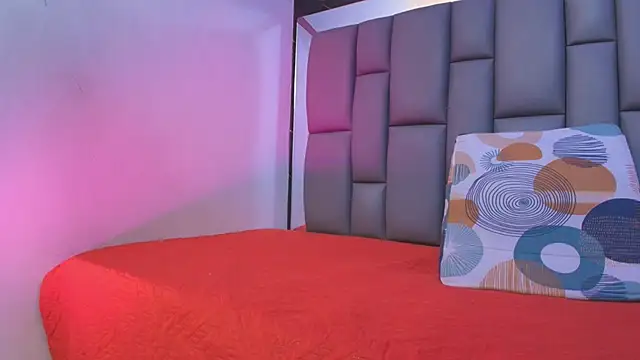 kissme luna online show from 10.14.25