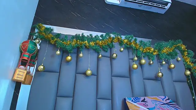 kissme luna online show from 12.16.25