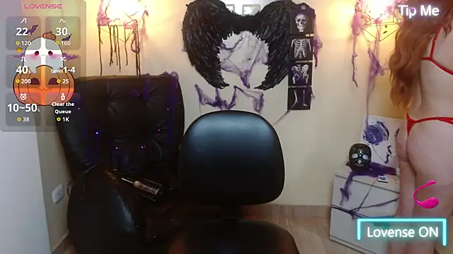 Bom BomXX online show from 10.23.25