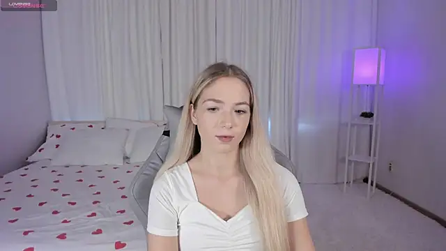 Snapshot of Susan_Mimi chatting on 09.25.25 Susan Mimi online show from 09.25.25