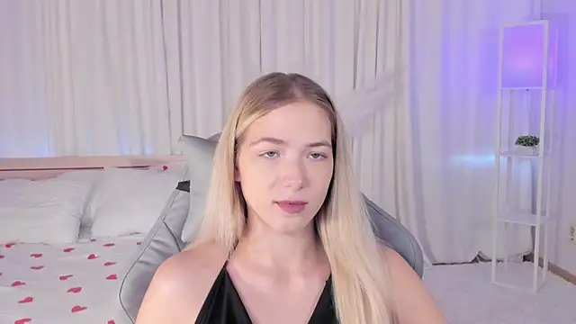 Snapshot of Susan_Mimi chatting on 10.07.25 Susan Mimi online show from 10.07.25