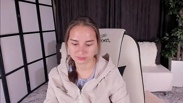 SeraphineClark online show from 09.11.25