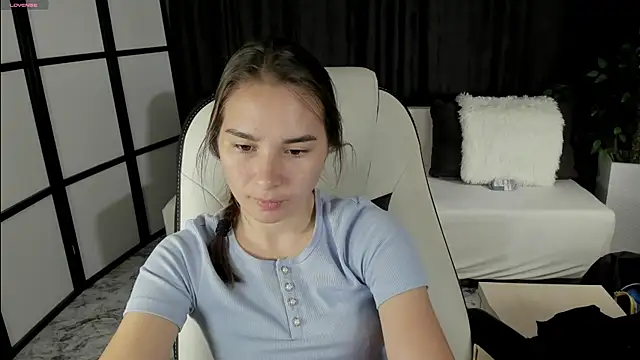 SeraphineClark online show from 09.27.25