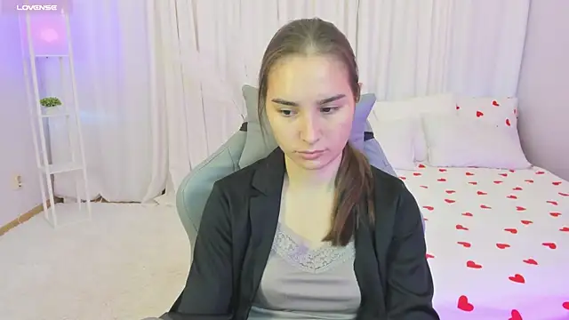 SeraphineClark online show from 10.17.25