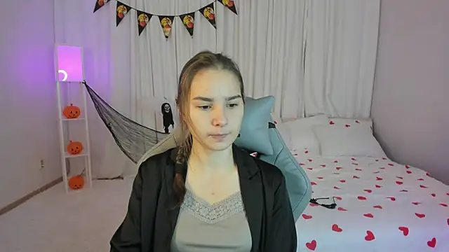 SeraphineClark online show from 10.29.25