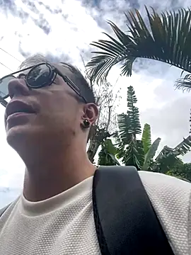 Snapshot of dimitryivanovv chatting on 10.07.25 dimitryivanovv online show from 10.07.25