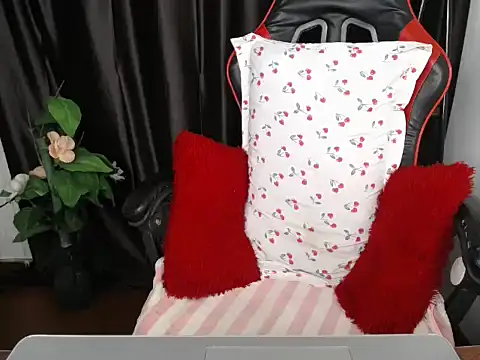 Snapshot of LOVE_BEAUTYY chatting on 10.09.25 LOVE BEAUTYY online show from 10.09.25