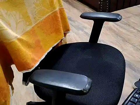 Snapshot of ZoroArcher chatting on 09.26.25 ZoroArcher online show from 09.26.25