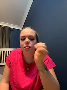 prettycocomae online show from 09.11.25