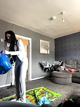 Camwithchlox online show from 09.12.25