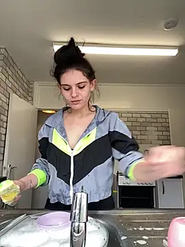 Camwithchlox online show from 09.29.25