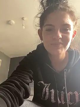 Camwithchlox online show from 10.22.25