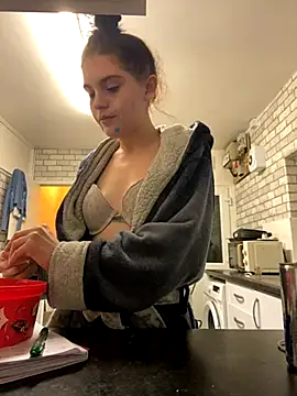 Camwithchlox online show from 10.30.25