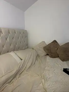 SexySaraxxoo online show from 10.14.25