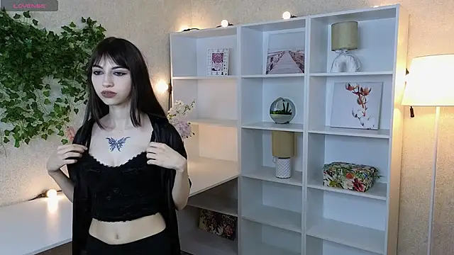 JenetteCouvillier online show from 09.21.25