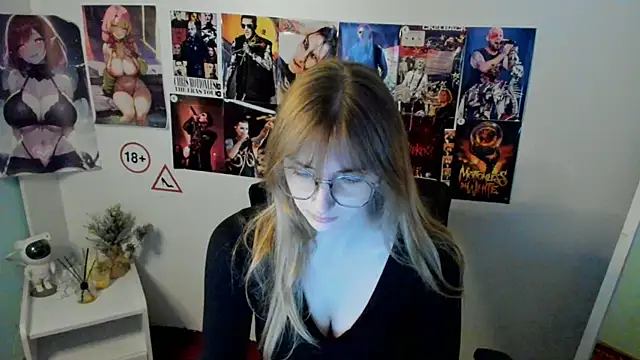 Snapshot of NeyliDream chatting on 10.09.25 NeyliDream online show from 10.09.25