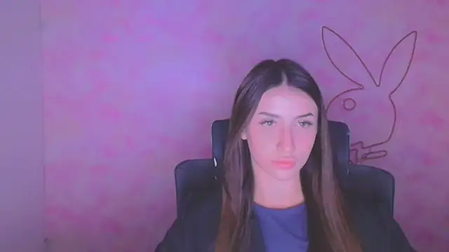 Snapshot of AlisaBubbles chatting on 10.06.25 AlisaBubbles online show from 10.06.25