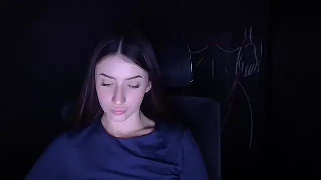 Snapshot of AlisaBubbles chatting on 10.08.25 AlisaBubbles online show from 10.08.25