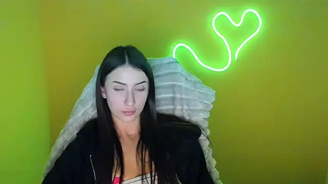 Snapshot of AlisaBubbles chatting on 10.30.25 AlisaBubbles online show from 10.30.25