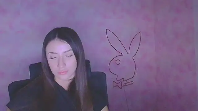 Snapshot of AlisaBubbles chatting on 11.08.25 AlisaBubbles online show from 11.08.25