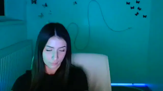 Snapshot of AlisaBubbles chatting on 11.10.25 AlisaBubbles online show from 11.10.25