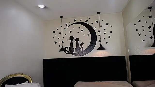 Aisha Noir online show from 10.29.25