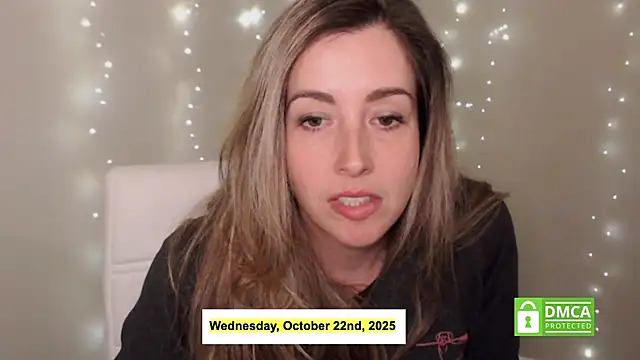 Snapshot of SuggestiveBehavior chatting on 10.23.25 SuggestiveBehavior online show from 10.23.25