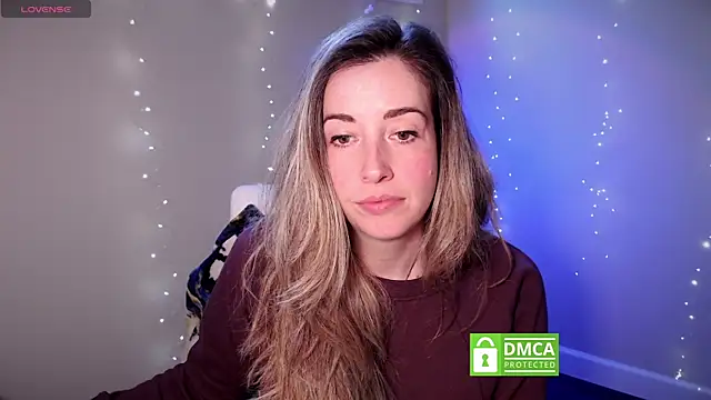 Snapshot of SuggestiveBehavior chatting on 11.12.25 SuggestiveBehavior online show from 11.12.25