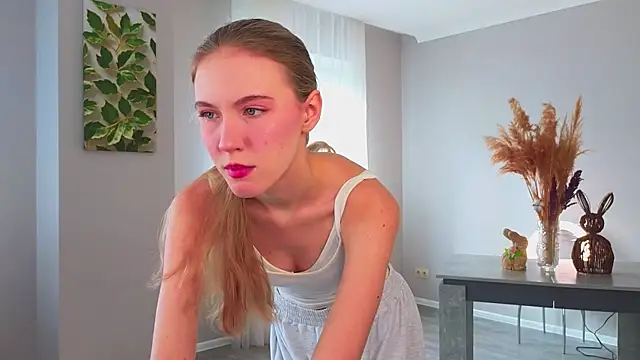 Snapshot of Succubelle chatting on 09.27.25 Succubelle online show from 09.27.25