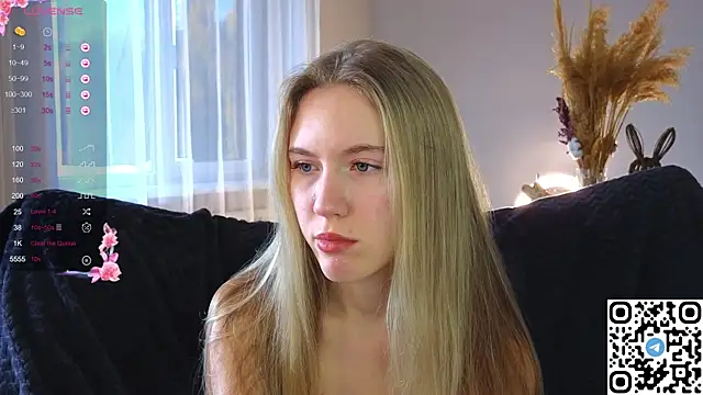 Snapshot of Succubelle chatting on 10.28.25 Succubelle online show from 10.28.25