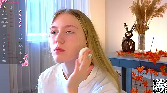 Snapshot of Succubelle chatting on 11.08.25 Succubelle online show from 11.08.25