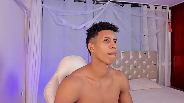 Snapshot of nico_santana chatting on 10.30.25 nico santana online show from 10.30.25