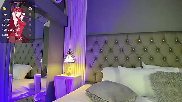 LunaBloomn online show from 11.20.25