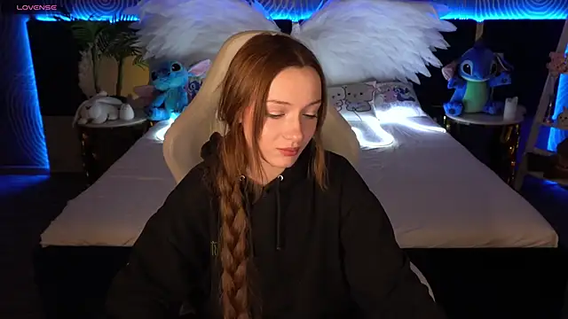 FoxyMayy online show from 10.27.25