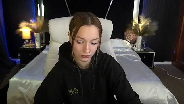 FoxyMayy online show from 11.25.25