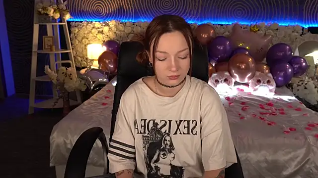 Snapshot of FoxyMayy chatting on 02.08.26 FoxyMayy online show from 02.08.26