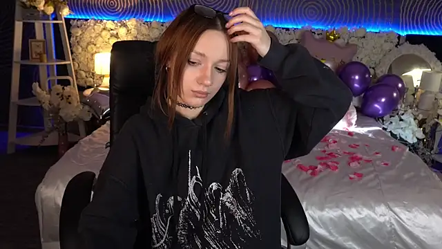 Snapshot of FoxyMayy chatting on 02.10.26 FoxyMayy online show from 02.10.26