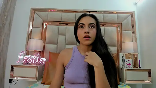 Leslie Bussh  online show from 10.07.25