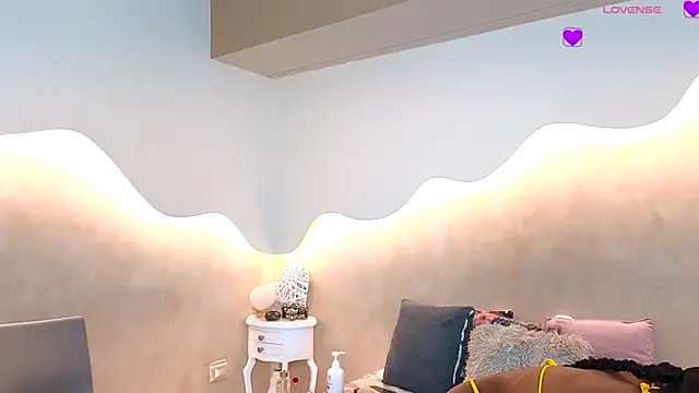 Kloee 12 online show from 10.23.25