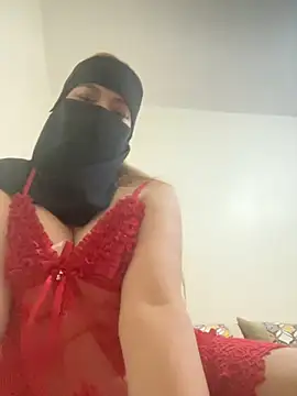 Snapshot of Wild-Nayra chatting on 09.30.25 Wild-Nayra online show from 09.30.25