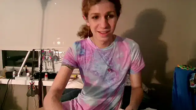 Snapshot of cuddlyavenue chatting on 10.23.25 cuddlyavenue online show from 10.23.25