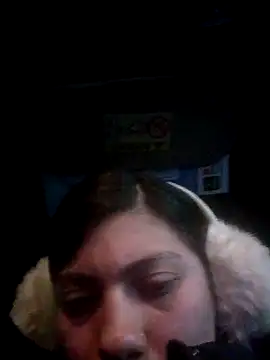 Snapshot of kloe_bss chatting on 09.15.25 kloe bss online show from 09.15.25