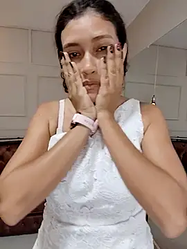 ArielBlossom    online show from 10.17.25