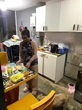 Afroditanamoraix online show from 09.20.25