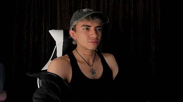 guynextdo0r online show from 12.17.25