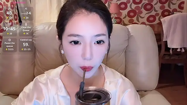 miss-lin online show from 10.06.25