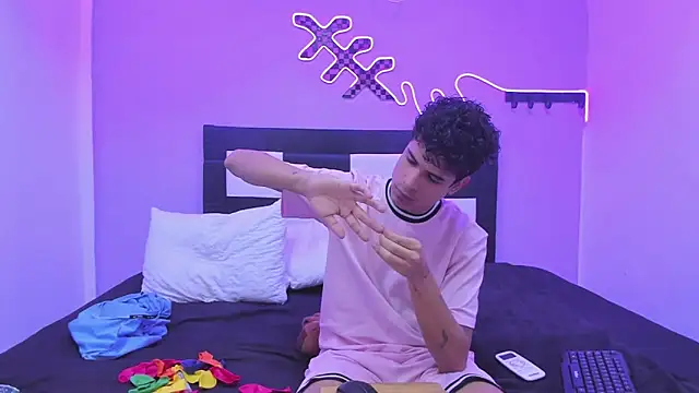 Lucky boys  X online show from 01.10.26