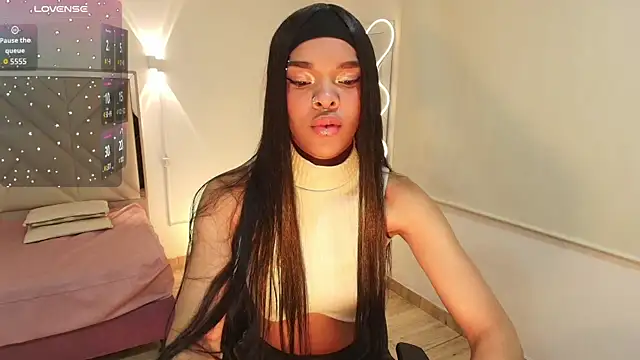 Snapshot of Miagates_tay chatting on 10.27.25 Miagates tay online show from 10.27.25